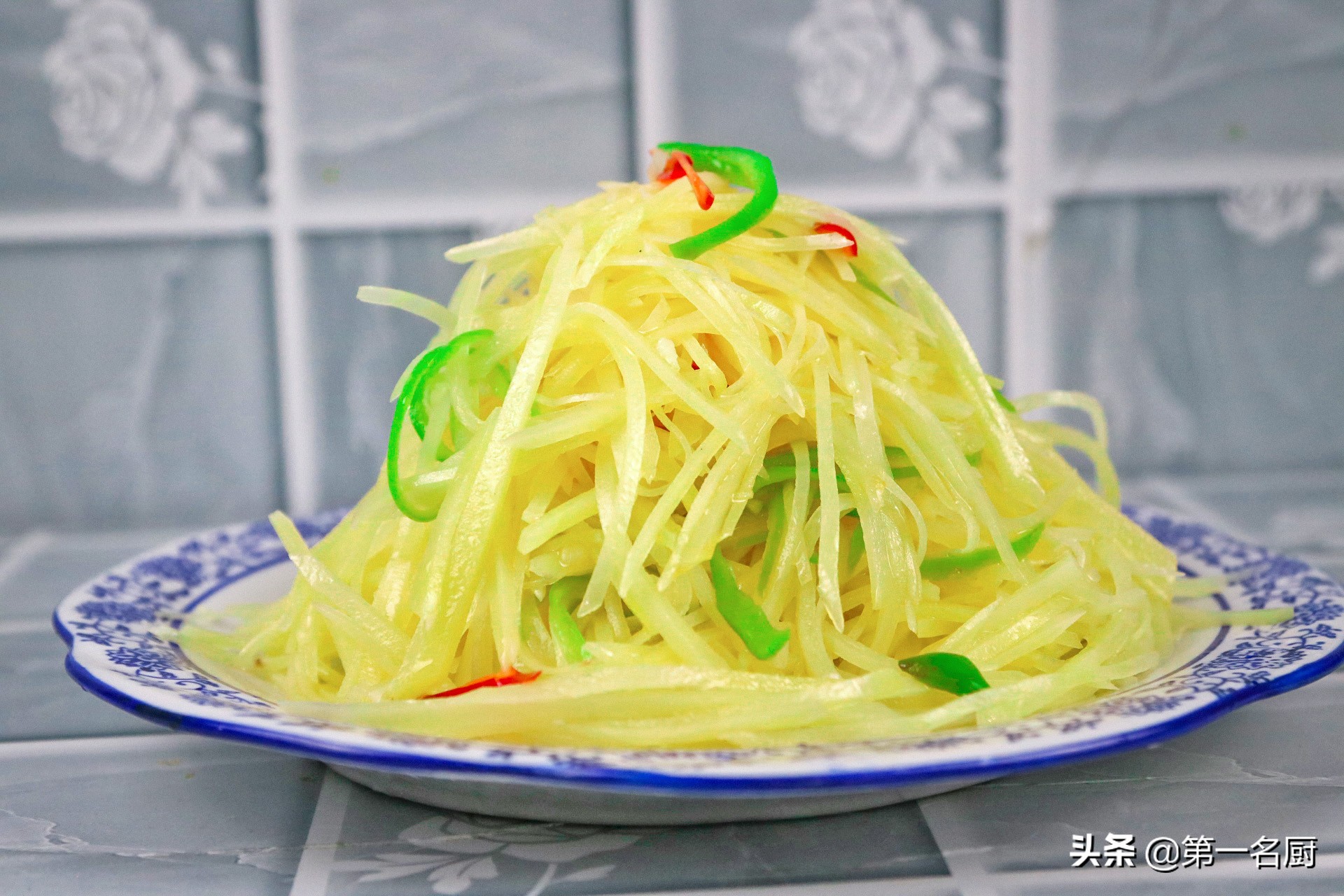 凉拌菜是三伏天最受欢迎的防暑菜,三伏天吃什么凉拌菜好