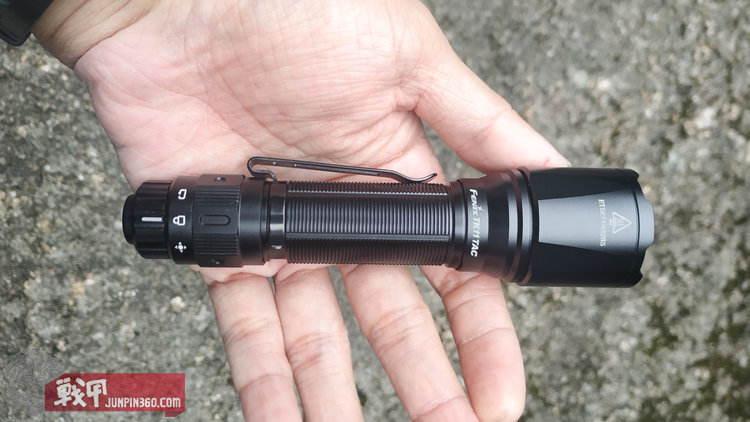 机械双模，性能强悍—菲尼克斯TK11TAC手电上手体验