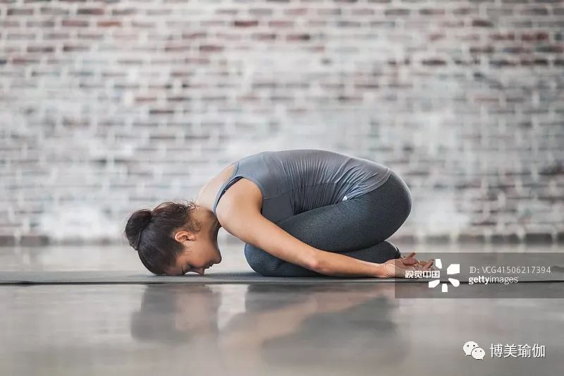 30分钟瑜伽初学瘦身视频,瑜伽初学教程30分钟