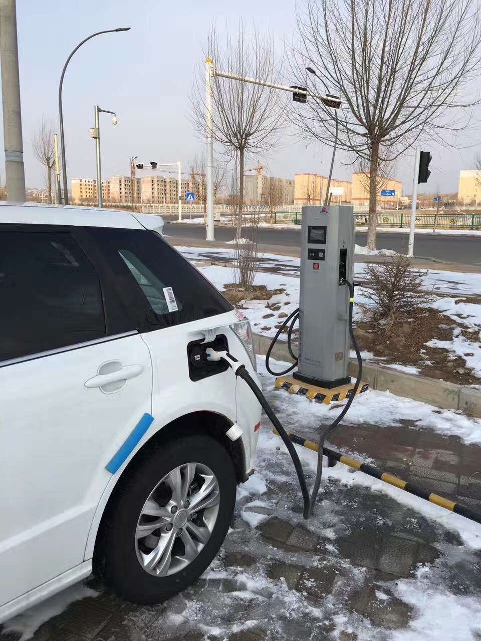 新能源车安装充电桩有什么费用,做新能源汽车充电桩需要什么条件