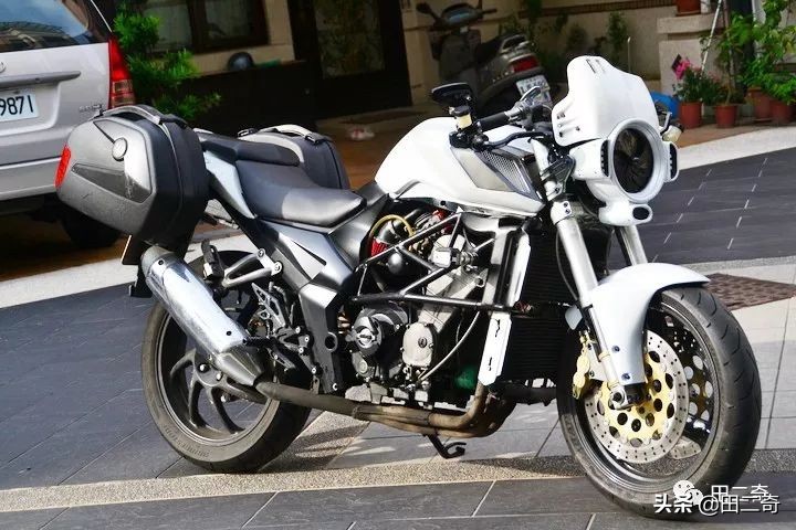 19款SYM新车发布,搭载ZXR400引擎,超炫涡*大轮**灯指纹启动