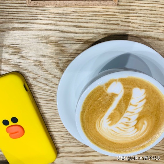 手机到底要不要贴膜和手机壳,手机真的需要套壳贴膜啊