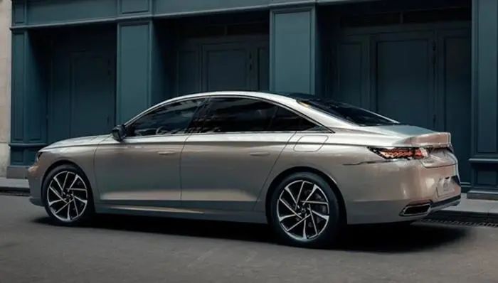 法系豪华ds9,法系高端ds9前驱的吗