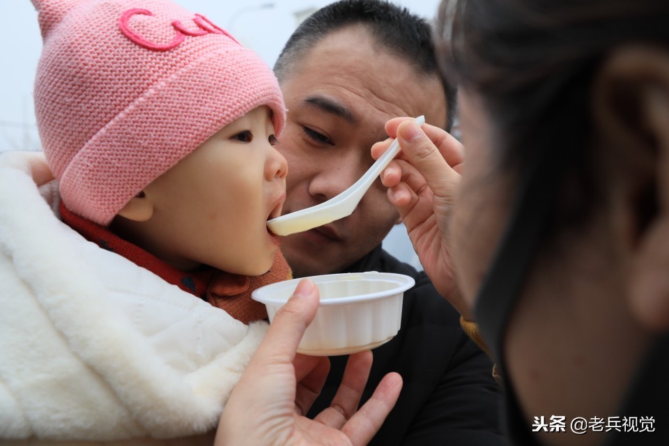 来一碗热乎乎的小米粥,来碗暖心暖胃的小米粥