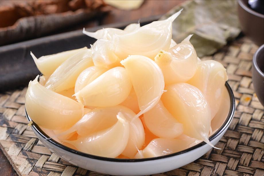 雪碧糖醋蒜怎么腌放的时间长,拿雪碧来腌制糖蒜怎么腌