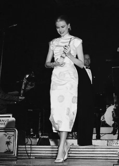 明星都穿的旗袍,中外女明星穿旗袍