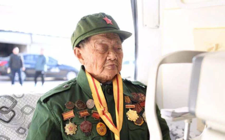 身高1.2米的“野马”战士：曾扮小学生刺杀日本军官，96岁仍健在