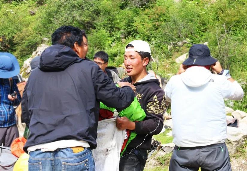 贡嘎山的徒步,贡嘎雪山大环线徒步游记