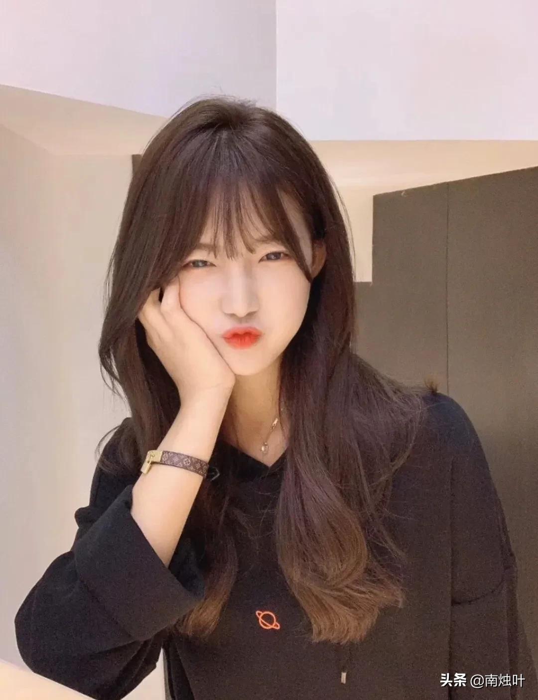 超级显白酷感爆棚的发色推荐,女生好看的偏冷绿调雾感发色