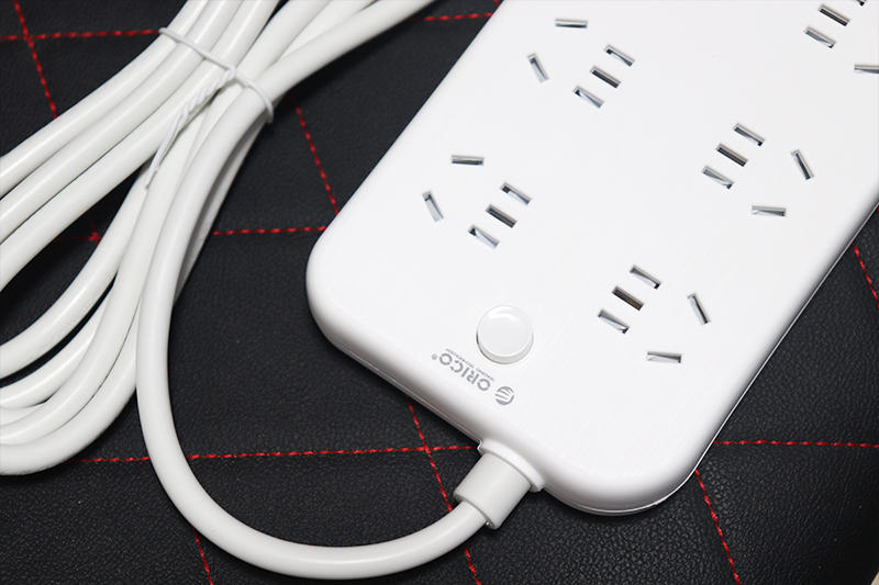 7孔插座只有两个接线孔,7孔插孔接线