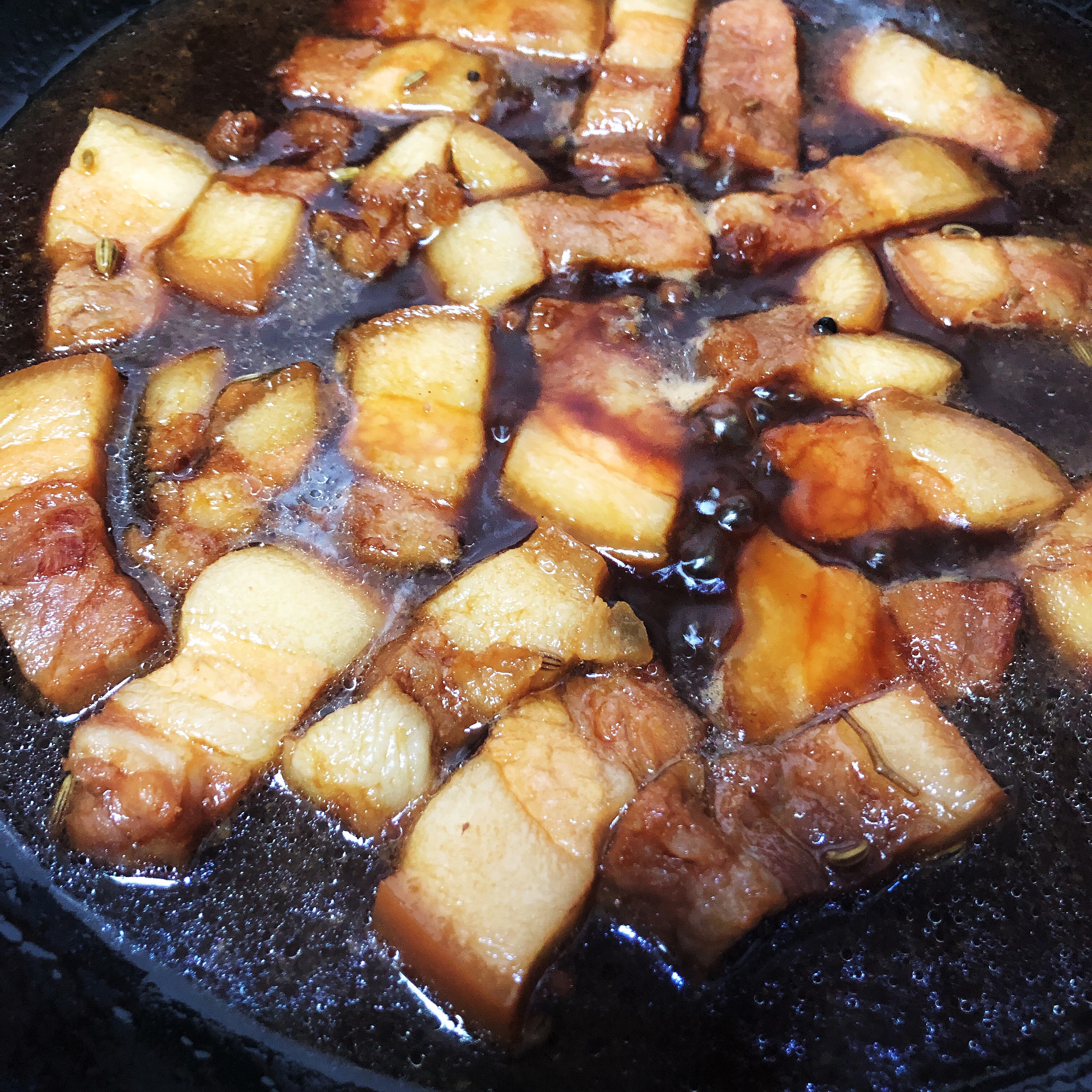 红烧肉加鹌鹑蛋如何做,红烧肉和鹌鹑蛋怎么做好吃