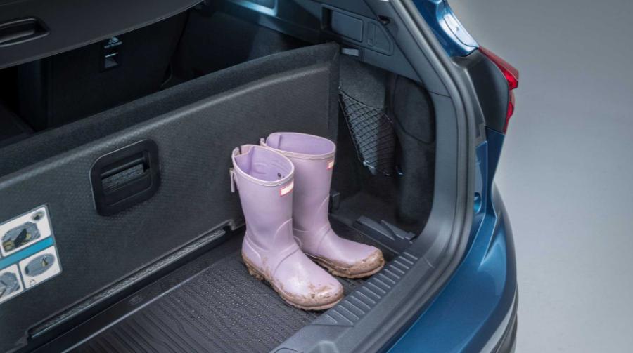 2022款福克斯stline四缸1.5手动挡,福特福克斯stline2021两厢马力