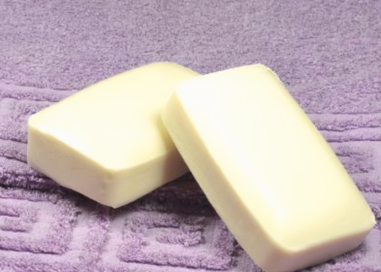 硫磺皂洗澡真实案例,一女子坚持硫磺皂洗头半年