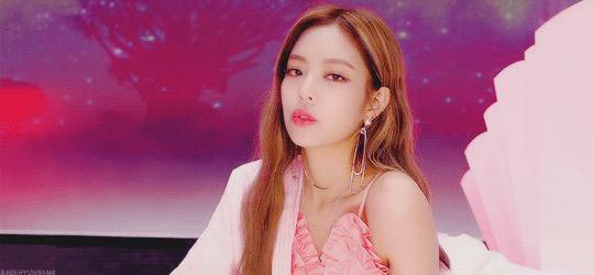 我承认,女明星的「似露非露」才是最高级的性感!