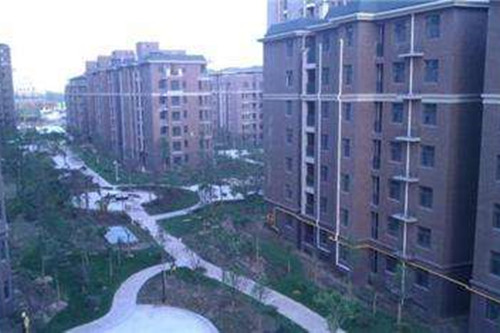 住在郑州高新区，在郑东新区上班是啥感受女孩：很疲惫