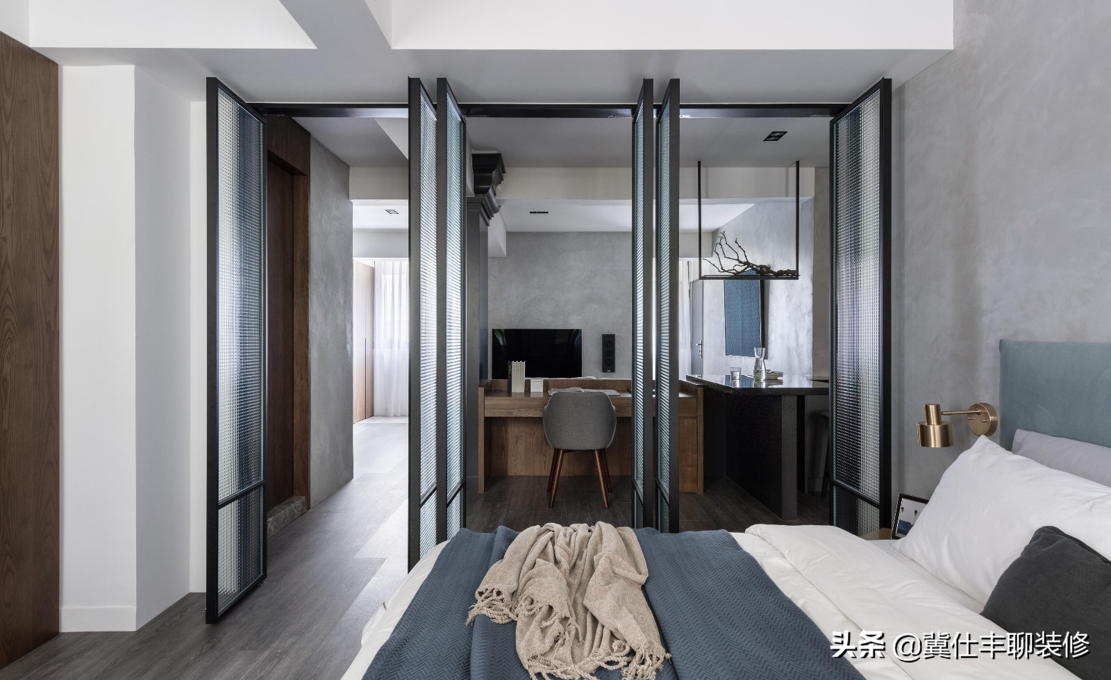 庭院玻璃隔断门效果图,高级感玻璃隔断墙强烈推荐