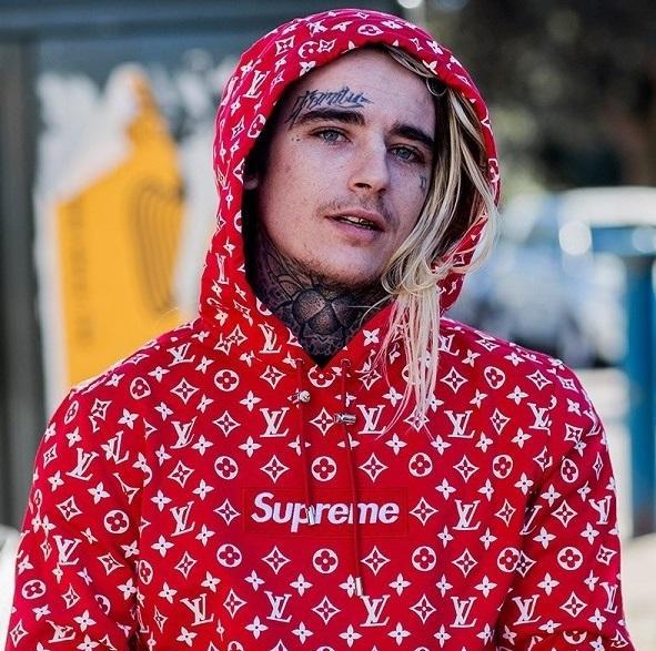 supreme各种山寨商标,被山寨打败的supreme