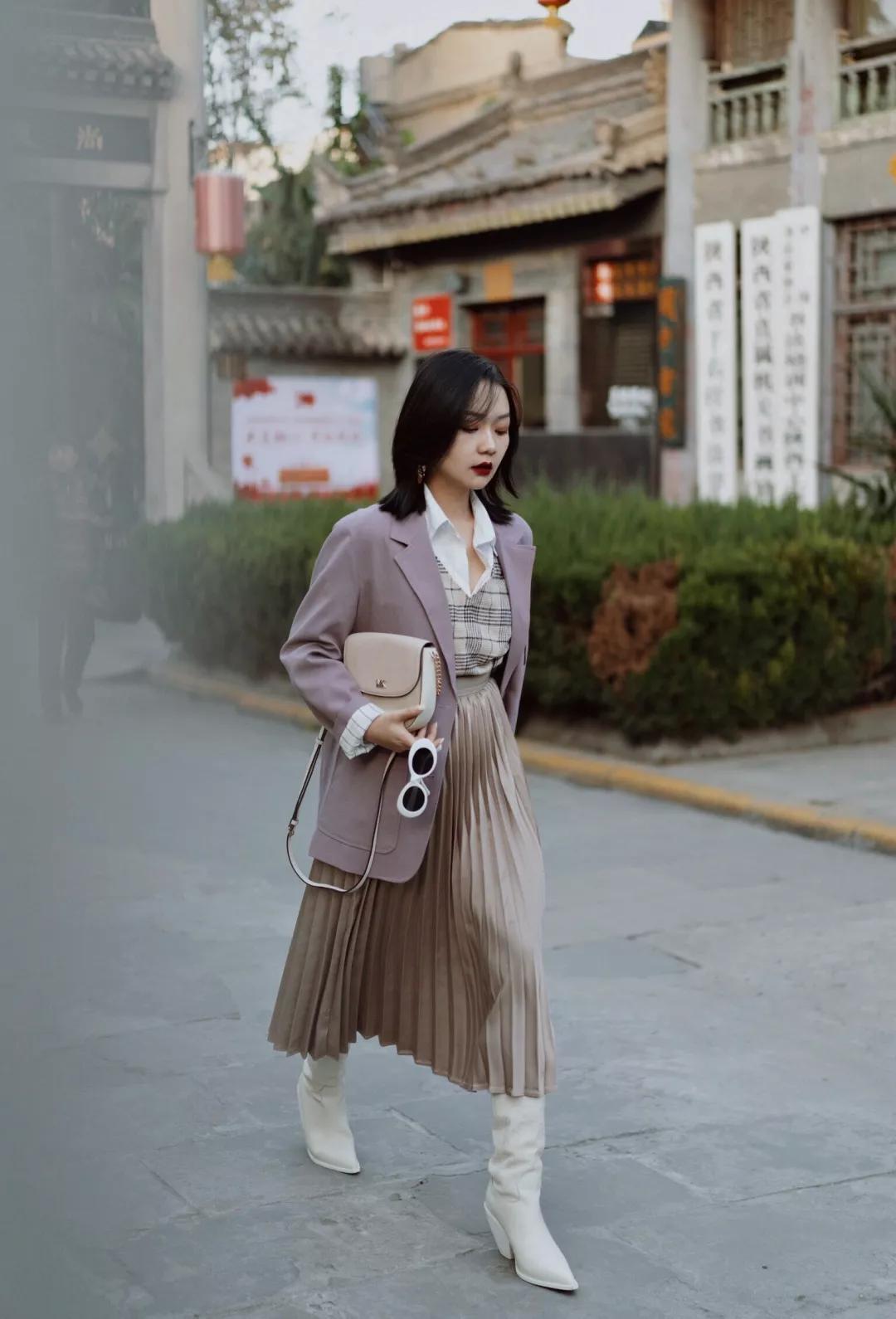 今年的靴子一言难尽,今年靴子流行高跟还是低跟