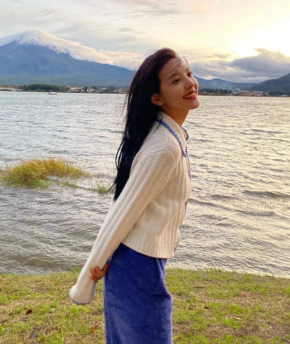 古力娜扎深v蓝色礼服和鞠婧祎,娜扎和鞠婧祎