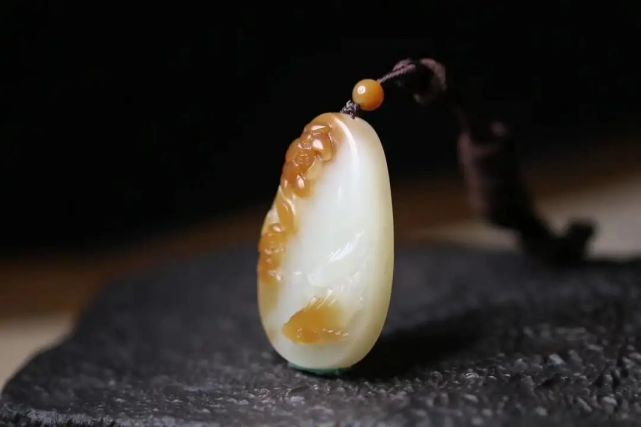 晚上睡觉可以戴和田玉吗,和田玉手镯洗澡能戴吗