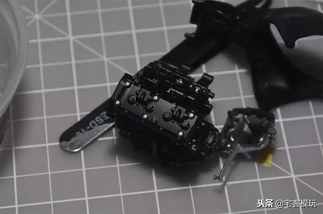 模型制作范例：田宫1:12雅马哈YZF-R1M,14133制作过程