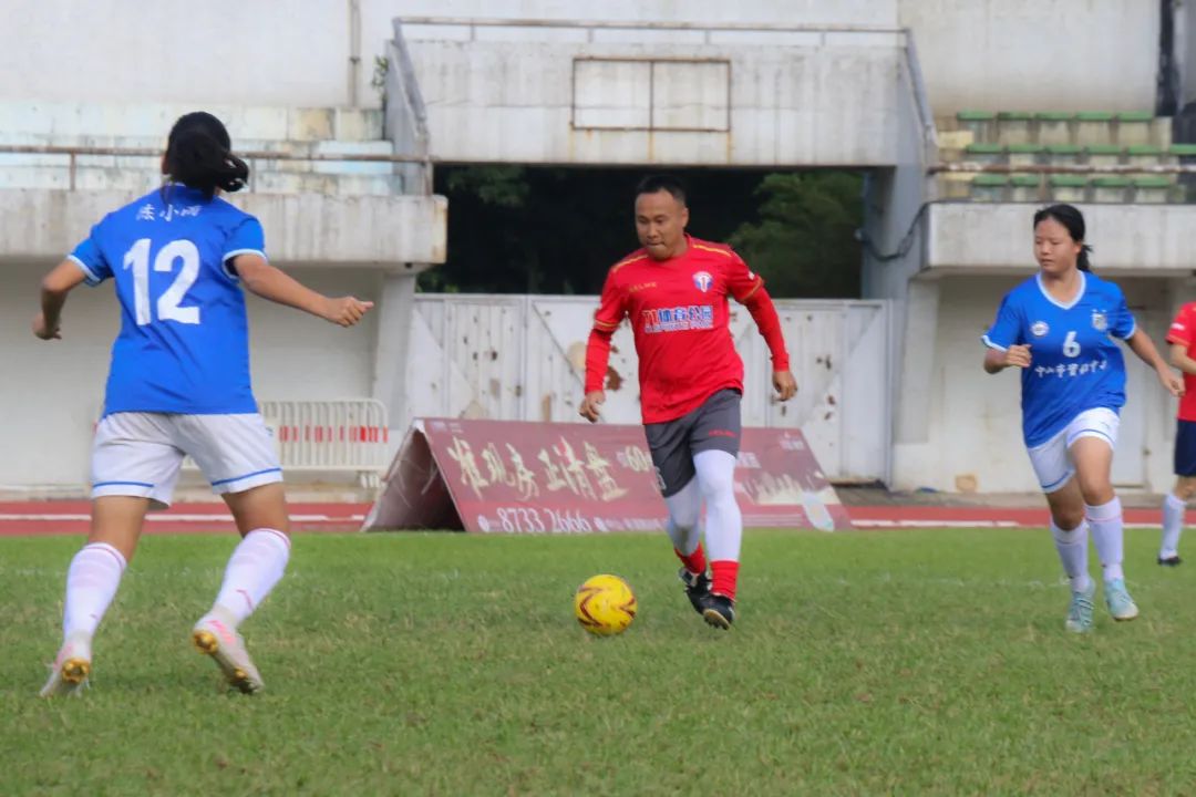 以小打大中国足球,以小打大足球荣获亚军