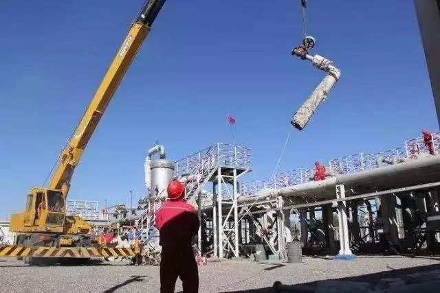 开吊车月入3万,开吊车赚钱