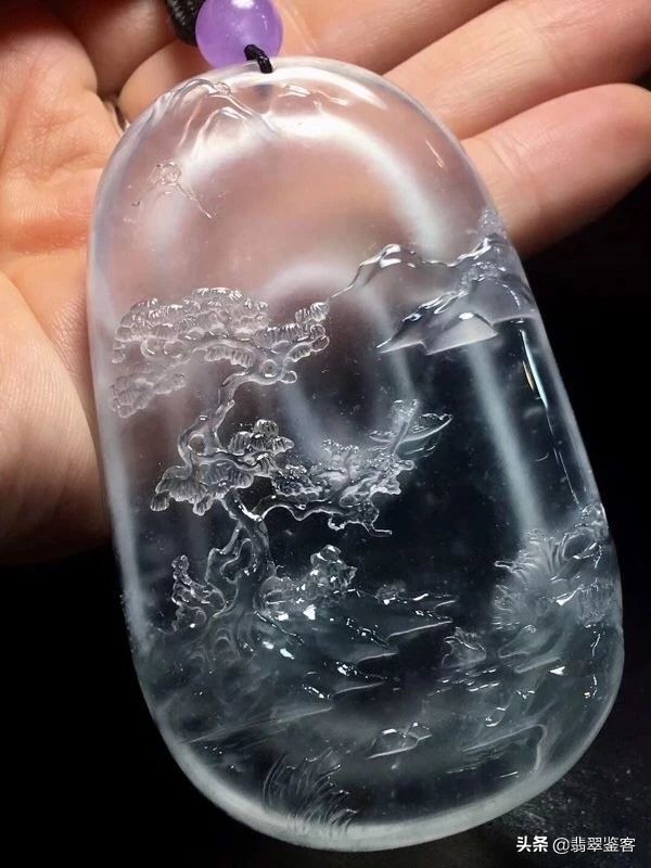 翡翠水头短有可能是冰种吗,翡翠水头好但是有裂纹值钱吗