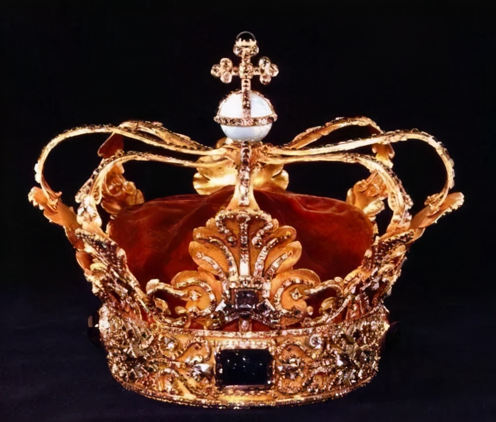 15亿的车20万的矿泉水┃亿万富翁们“最贵”集锦