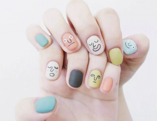 美甲什么颜色显白更气质,渐变色显手白的美甲款式图片