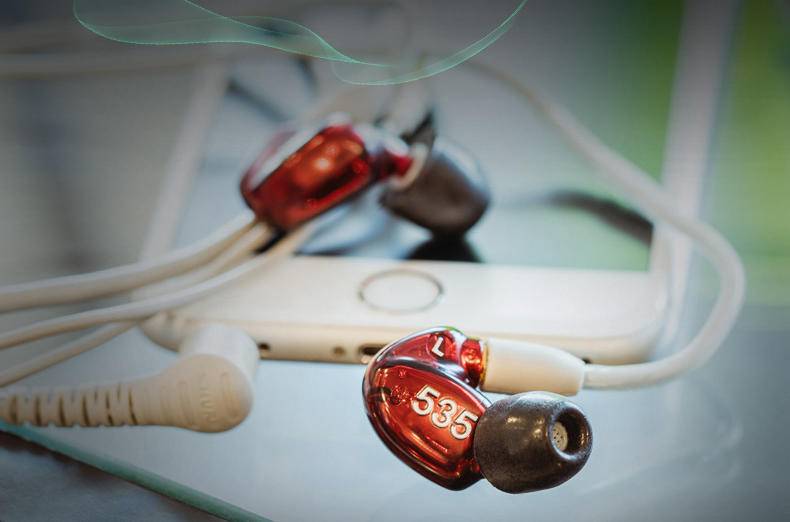 舒尔SE535-BT1：耳机发烧友的必备之选