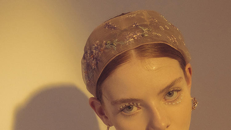 气质女神发型发带怎么扎,发带应该怎么戴才好看