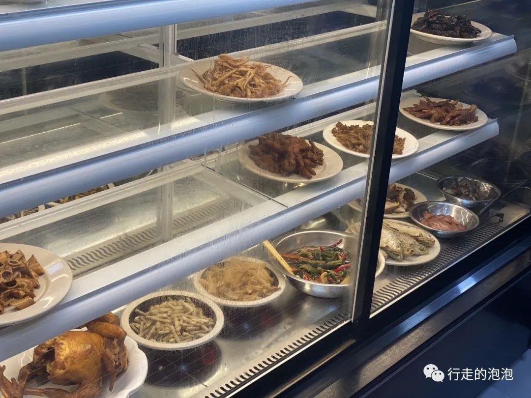 「岳阳攻略」被誉为“湖南夜宵扛把子”的烧烤城，还是小龙虾基地