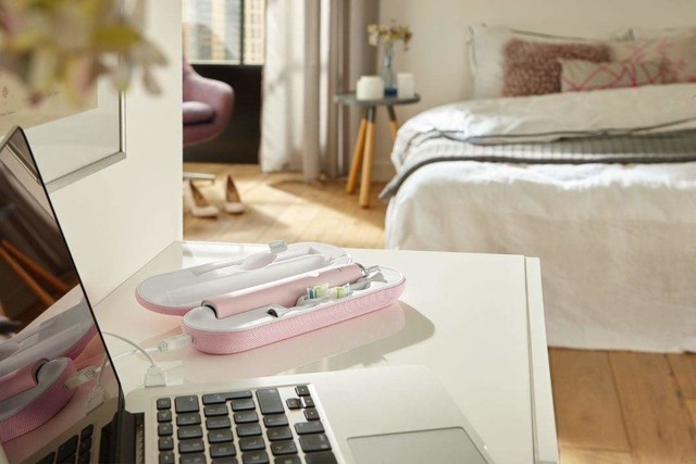 带着2万块的美颜神器去国庆游 这么精致的男生真少见