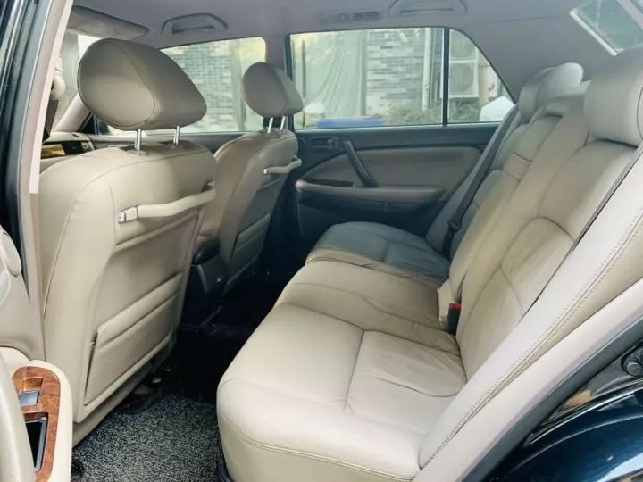 17年皇冠现在值多少钱,老皇冠千禧版多少钱