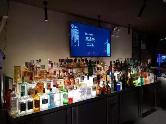 郑州适合20人聚餐的饭店 (郑州适合10-20人聚餐的地方)