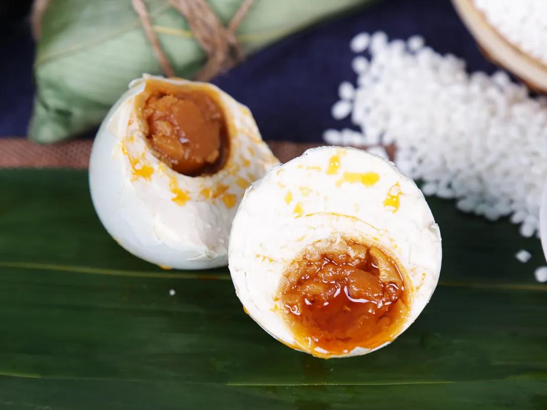 鸭蛋为何蒸不熟蛋黄呢,鸭蛋为什么不冒油