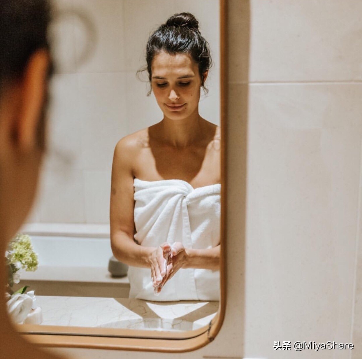 皮肤很敏感用什么水,皮肤老是敏感怎么办