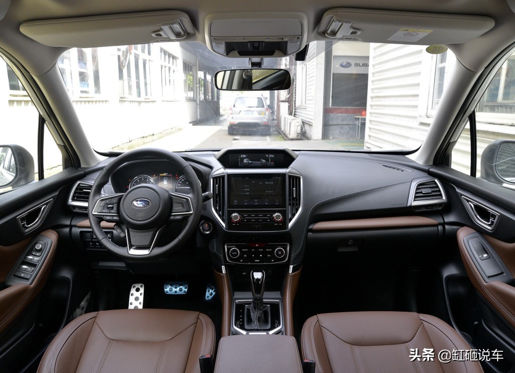 有多少人懂得欣赏它？全系标配真皮方向盘，原装进口还是四驱