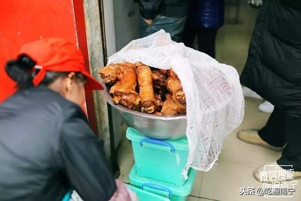 南宁西乡塘最好吃的猪脚粉在哪里,南宁这家二十年不倒的粉店
