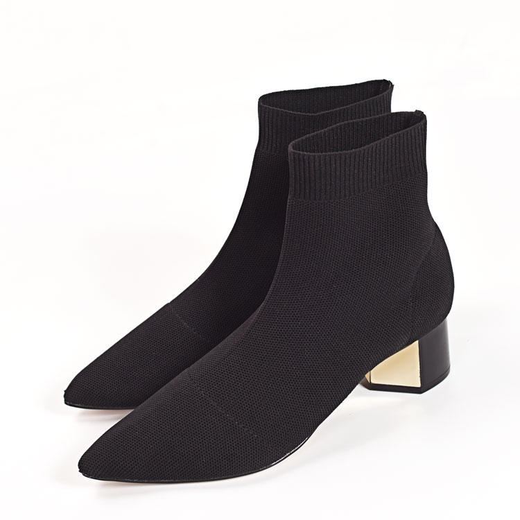 今年流行款女士短靴尖头,流行穿短靴优雅时尚美得更出众