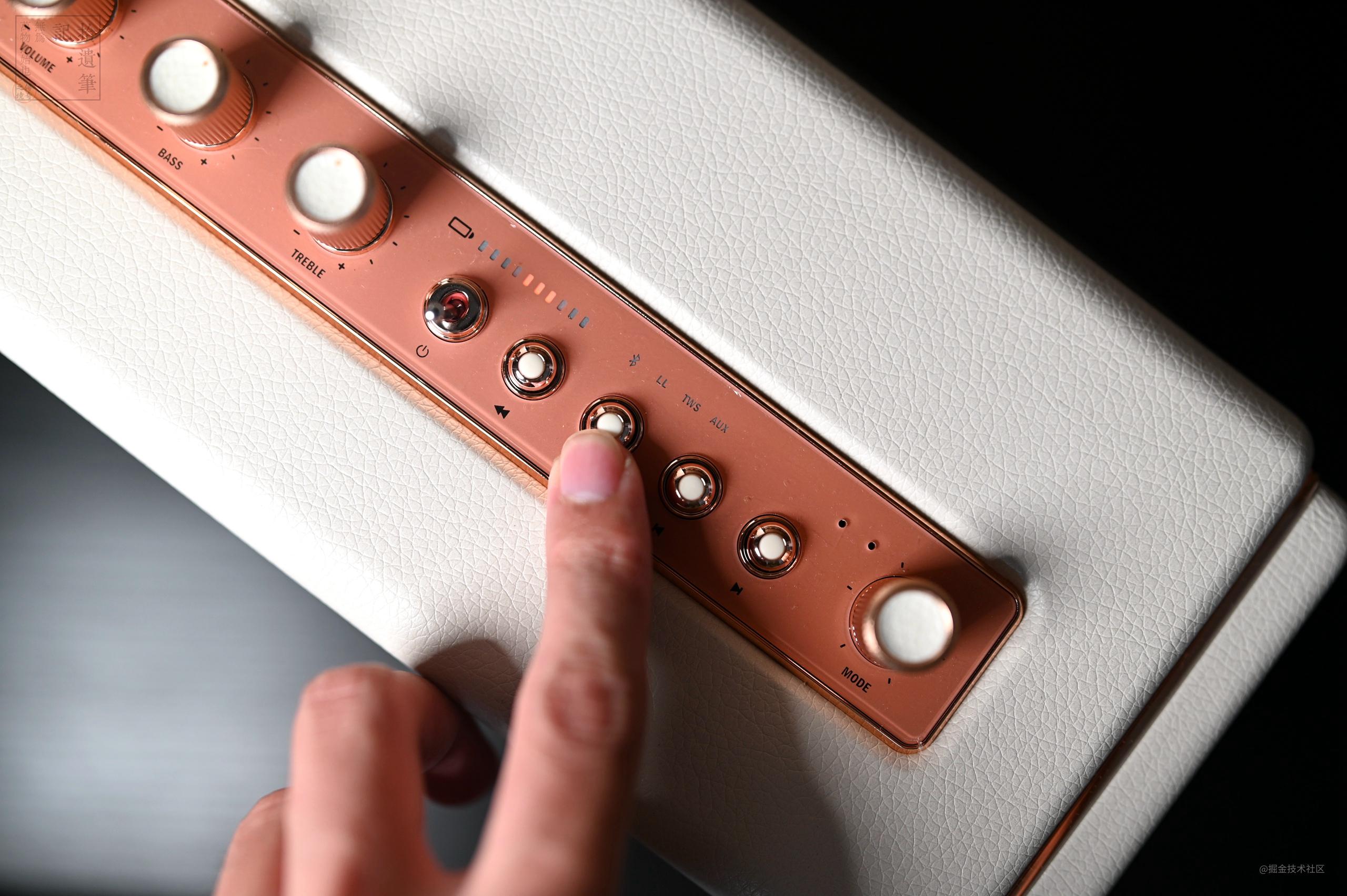 性能最好的便携式音响,猫王mate4旗舰型重低音