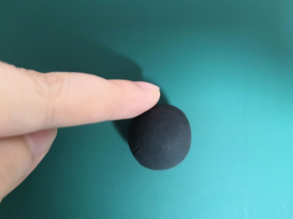 足球场景黏土作品教程,用黏土做的足球放在什么上好看