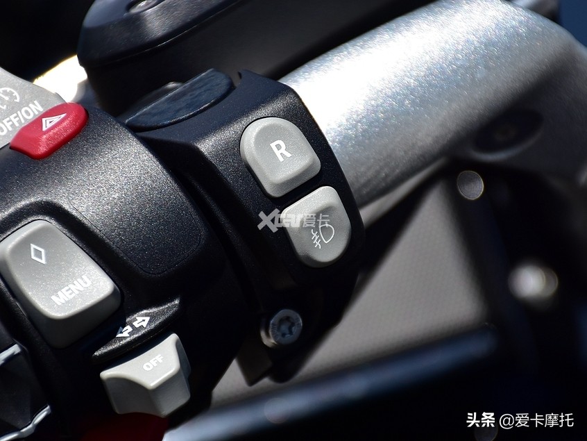 宝马k1600b和哈雷公路滑翔,哈雷k1600