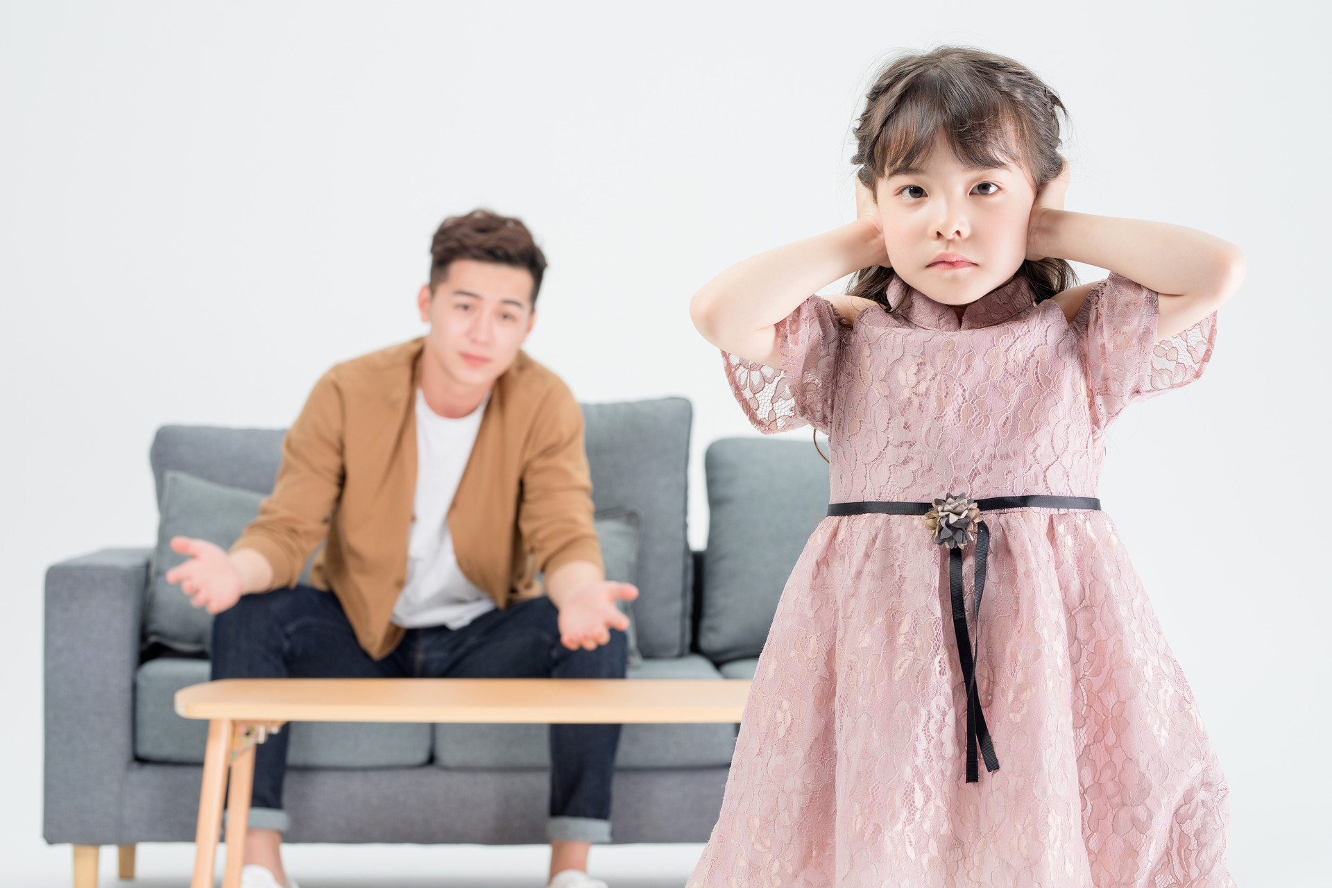 对于孩子的不合理要求家长怎么做,对孩子的无理要求一再妥协的父母