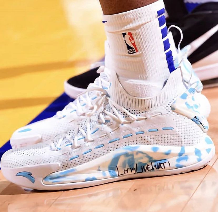 NBA球员上脚：巴特勒穿AJ31，勇士队2双安踏球鞋