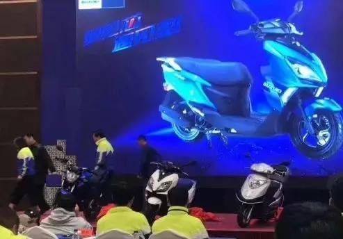 2018轻骑铃木新155街车,铃木极客飒155nk版街车使用感受