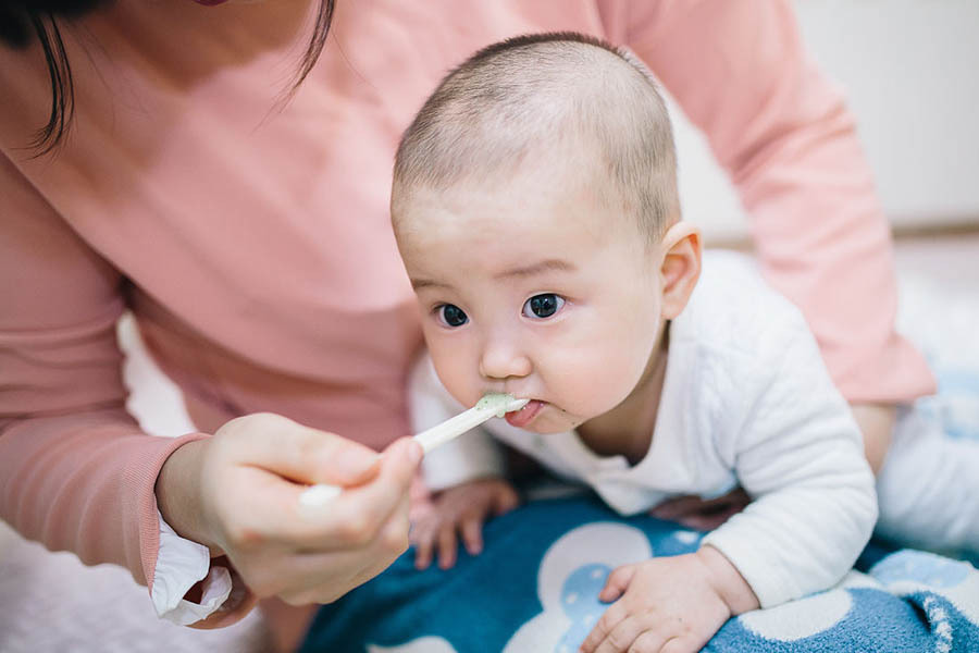 给孩子断奶好心疼,孩子无痛断奶的正确方法