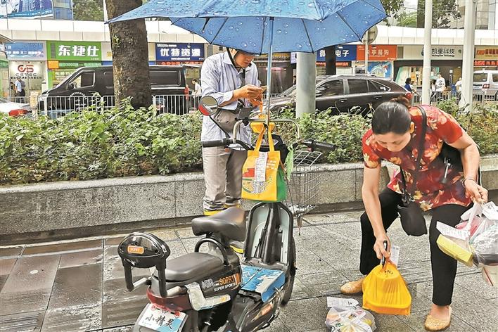 花钱找代送跑腿，外卖小哥开“外挂”律师：存在食品安全隐患不合法