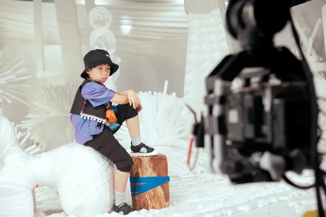 名人孩子做校友,14年稳居深圳C位的戏剧幼儿园,满足了我的期待